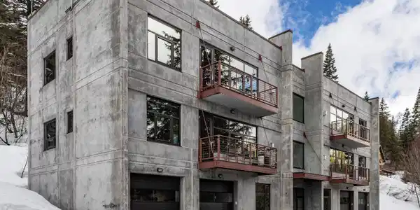 677 Telemark Rd Unit 1