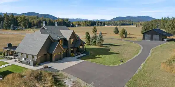713 N Center Valley Rd