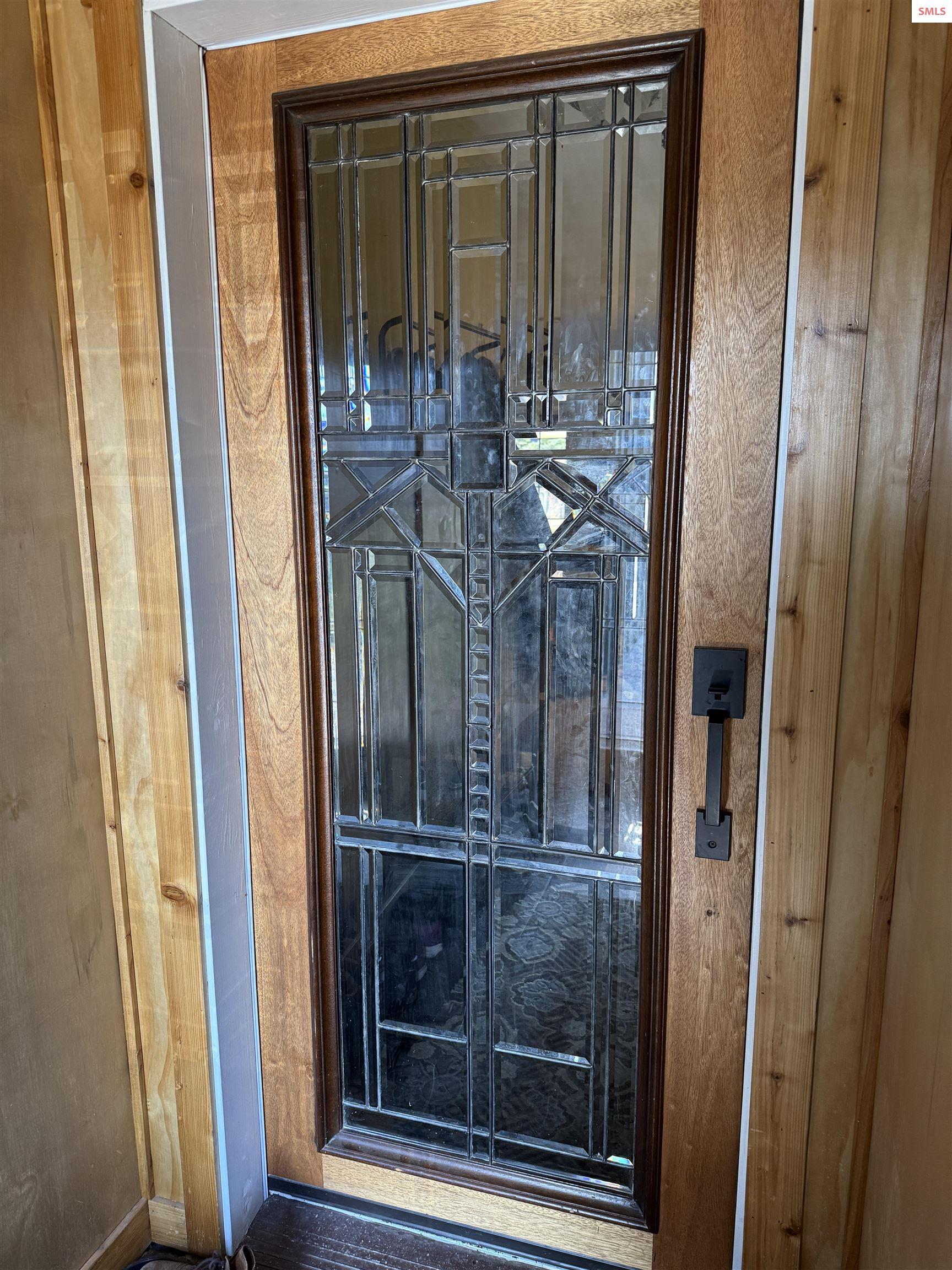 Image 2: Leaded Glass Entry