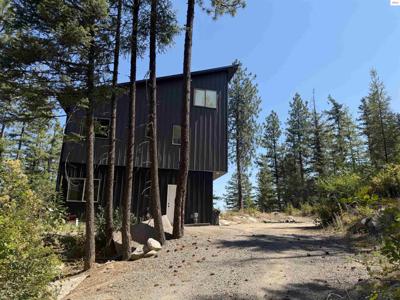 787 Delaney Dr.