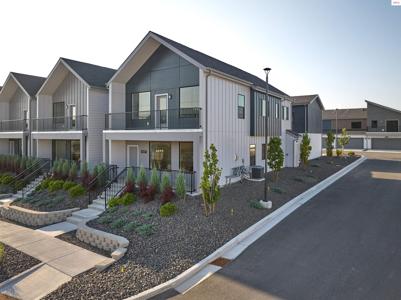 1037 E RAILROAD AVENUE
