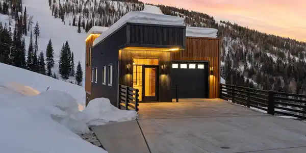 5 Chutes Ln