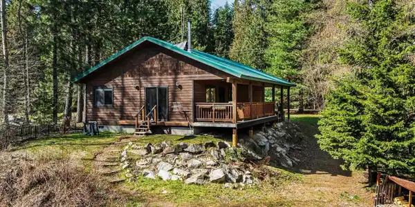 77 Fall Creek Road