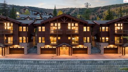 32 Olaf Ct