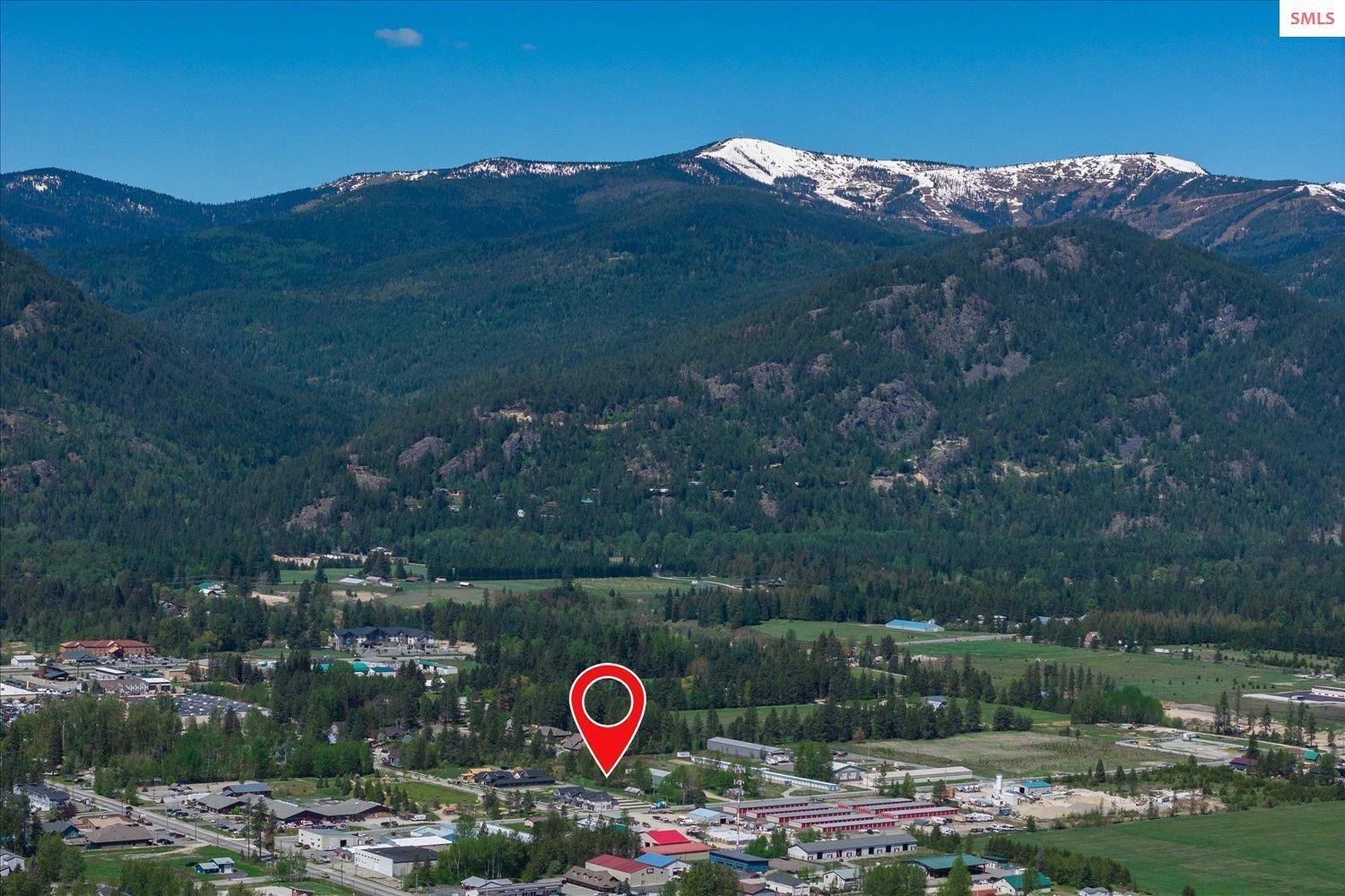 Image 3: Beautiful Mountain Views and minutes to Skiing, Boating or Downtown