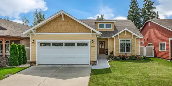 1405 Autumn Lane