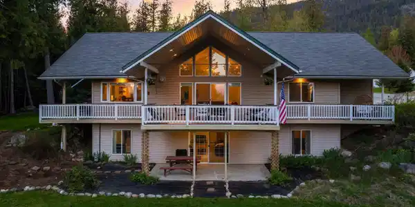 244 Leisure Ln