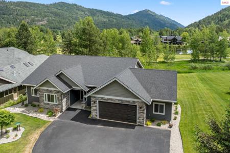 125 Golfview Ln