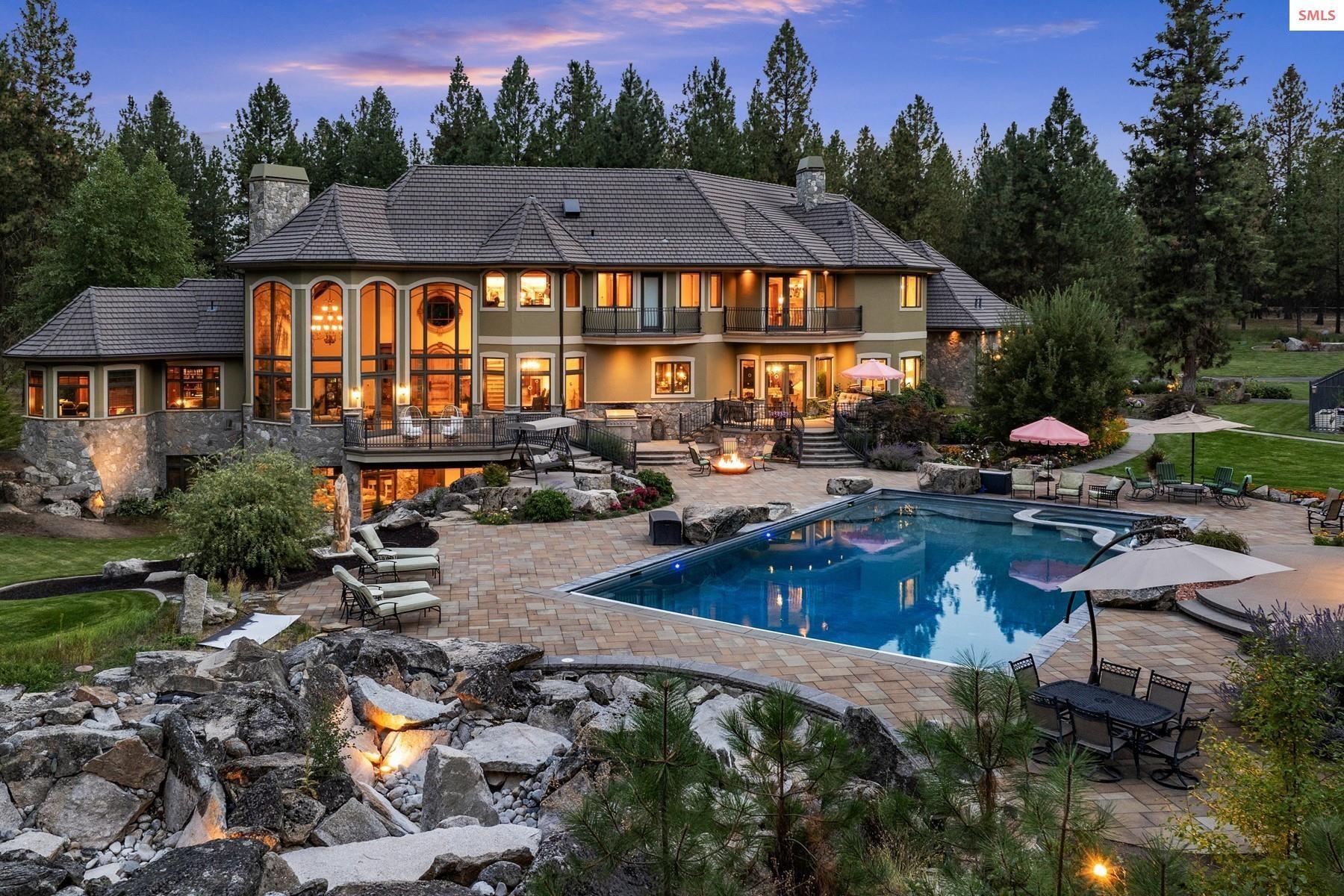 Image 2: Exclusive Estate with 12-Car Garage, Guest Home & Heated Pool