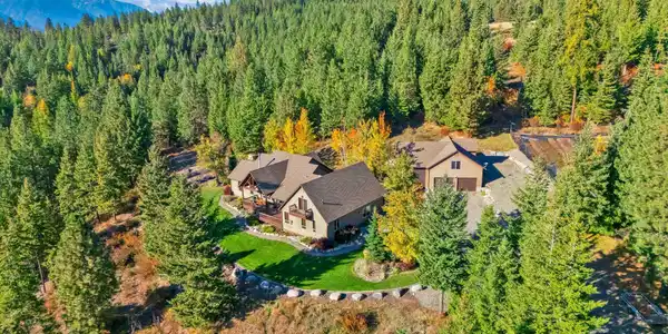 558 Grouse Hill Road