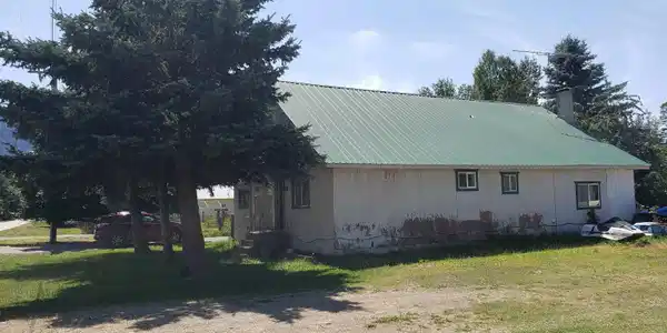 701 N Pine