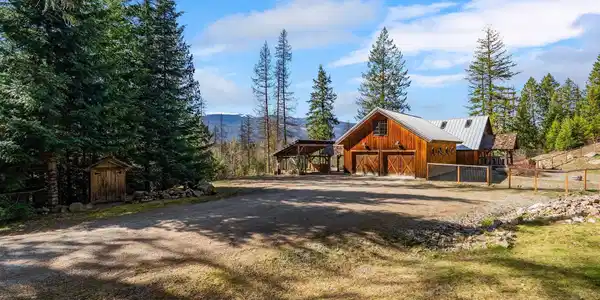 2222 Hidden Valley Rd