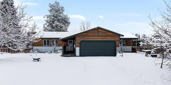 44 Campbell Loop