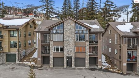 22 Chapel Ct, Unit 201