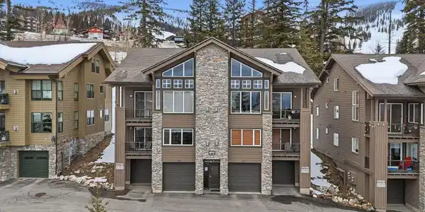 22 Chapel Ct, Unit 201