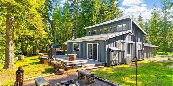136 Holly Dr