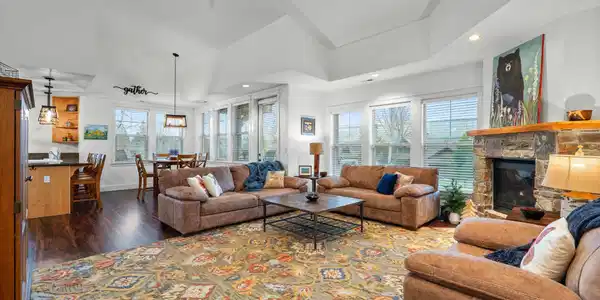 503 Guthrie Place #104