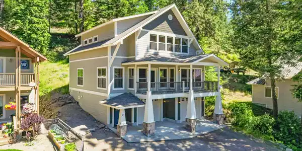 21 Midlake Dr