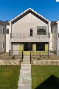 993 E Railroad Ave