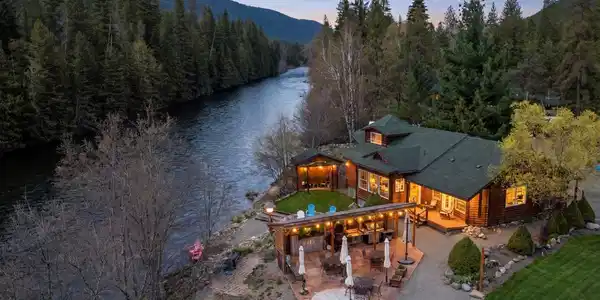 5634 Moyie River Rd