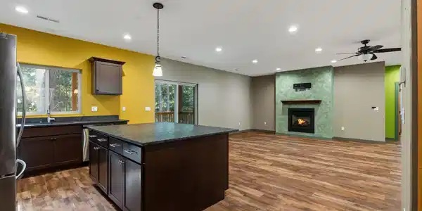 Image 3: Open kitchen/Living.