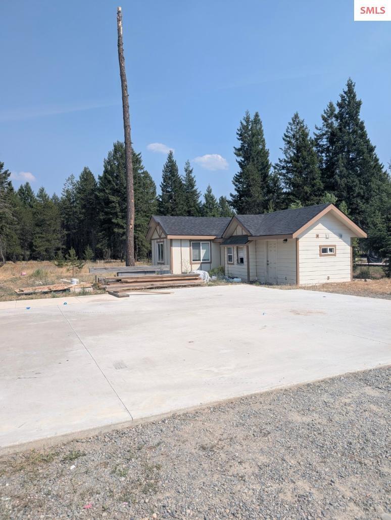 Image 2: Secondary dwelling needs cleaned up, power and water or go off grid for practice!