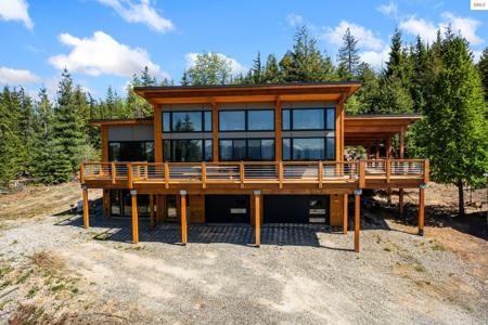 933 Rising Hawk Ridge