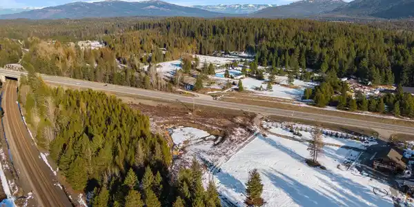 464838 Highway 95