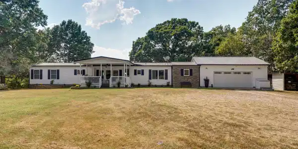 251-D Holly Lane