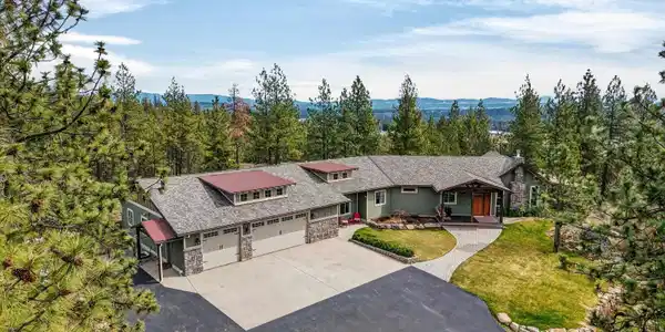 1306 W Austin Rd