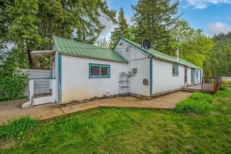47 & 51 Davis Lake Ln