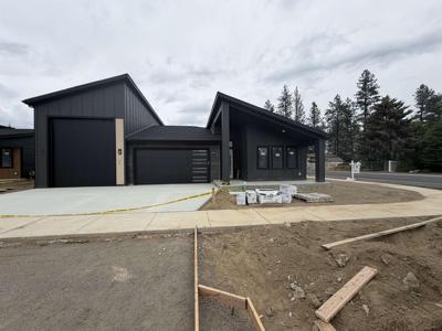 11009 E 36TH Dr