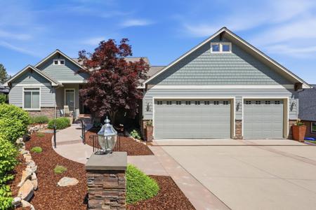 1824 W Blueberry Ln