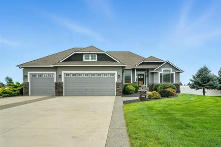 20826 E Happy Trails Ln
