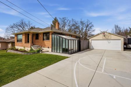 11711 E Alki Ave