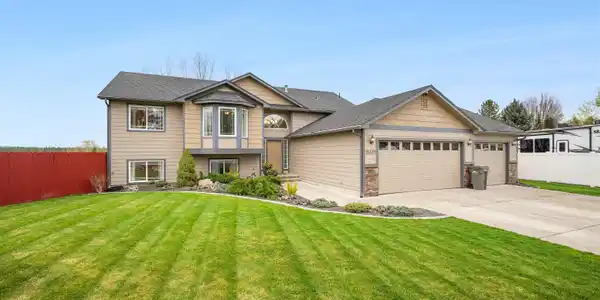 15121 N Wilson Ct