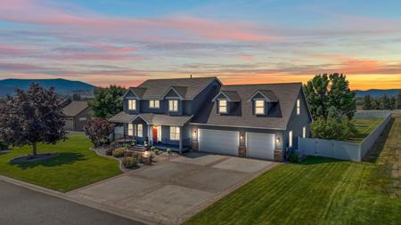 20302 E Happy Trails Ln