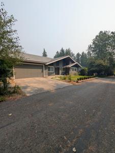 1012 W Winder Ln