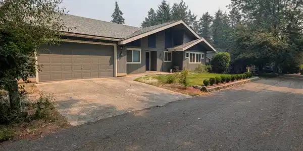 1012 W Winder Ln