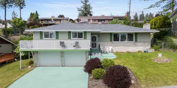 2312 W Woodside Ave
