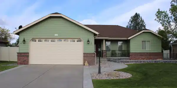 607 N Country Club Dr