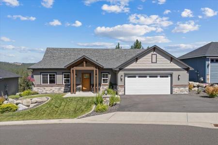 125 E Sapphire Ln