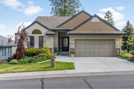 8904 E Boardwalk Ln