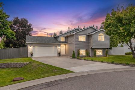 5011 N Lillian Ct