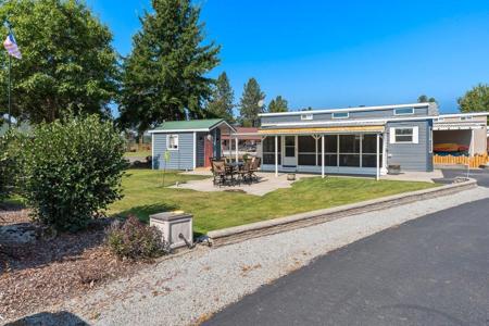 207 S Tall Pine Loop