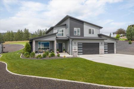 20409 E Happy Trails Ln