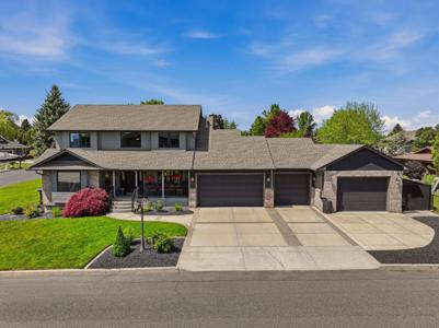 8111 N Panorama Dr