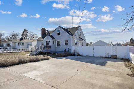 1417 N Herald Rd