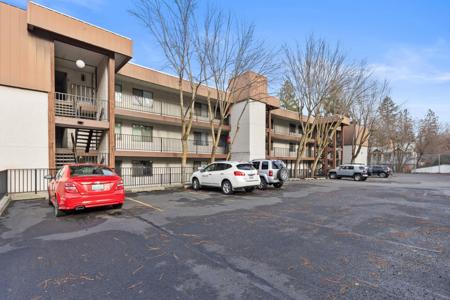 1111 W 6th Ave