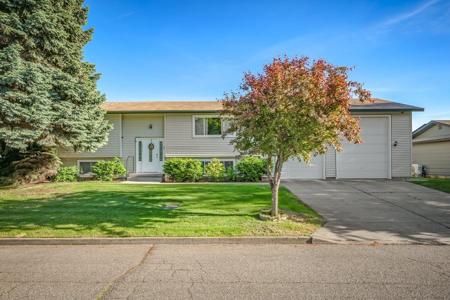 12516 E Lenora Dr